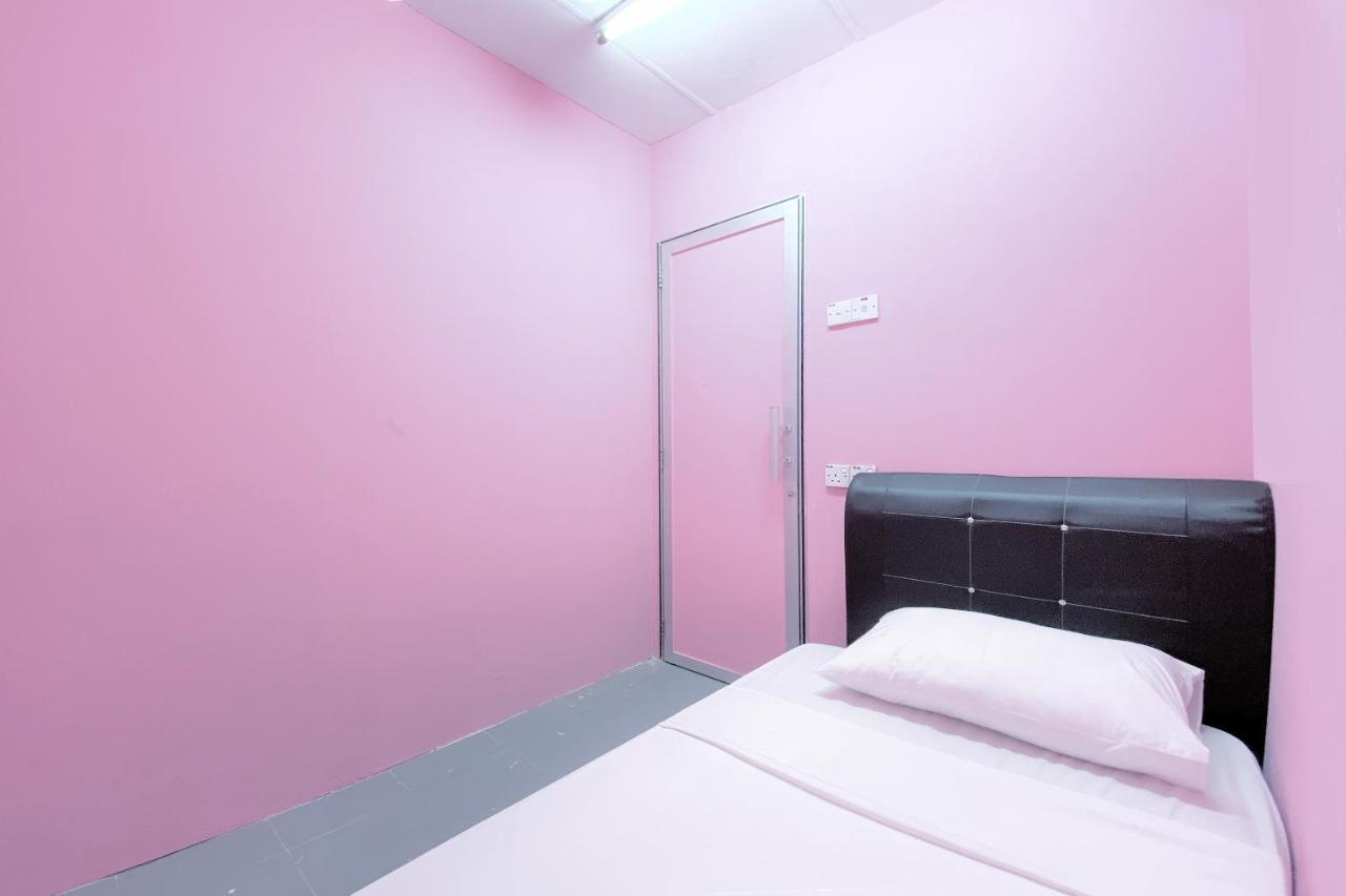 Spot On 90123 Rainbow Guest House George Town Esterno foto