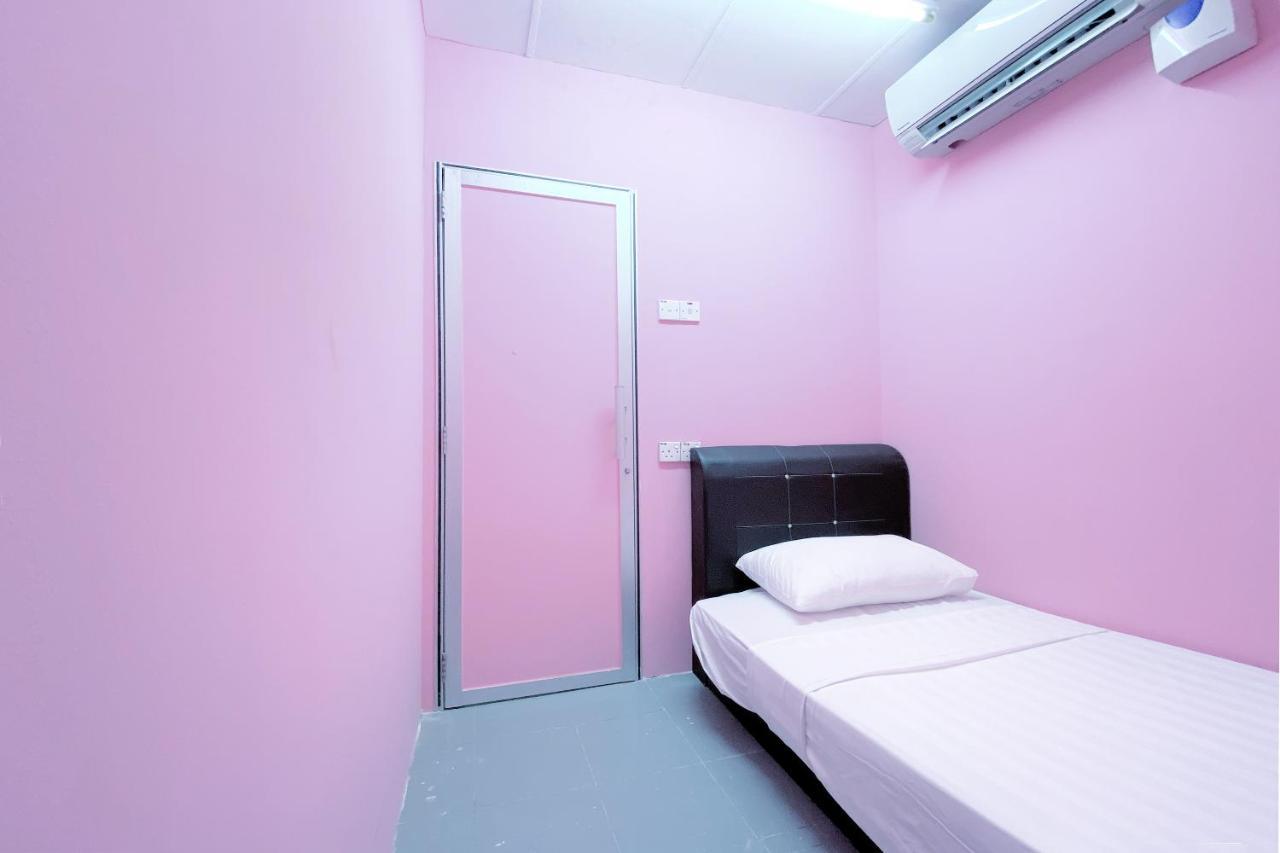 Spot On 90123 Rainbow Guest House George Town Esterno foto
