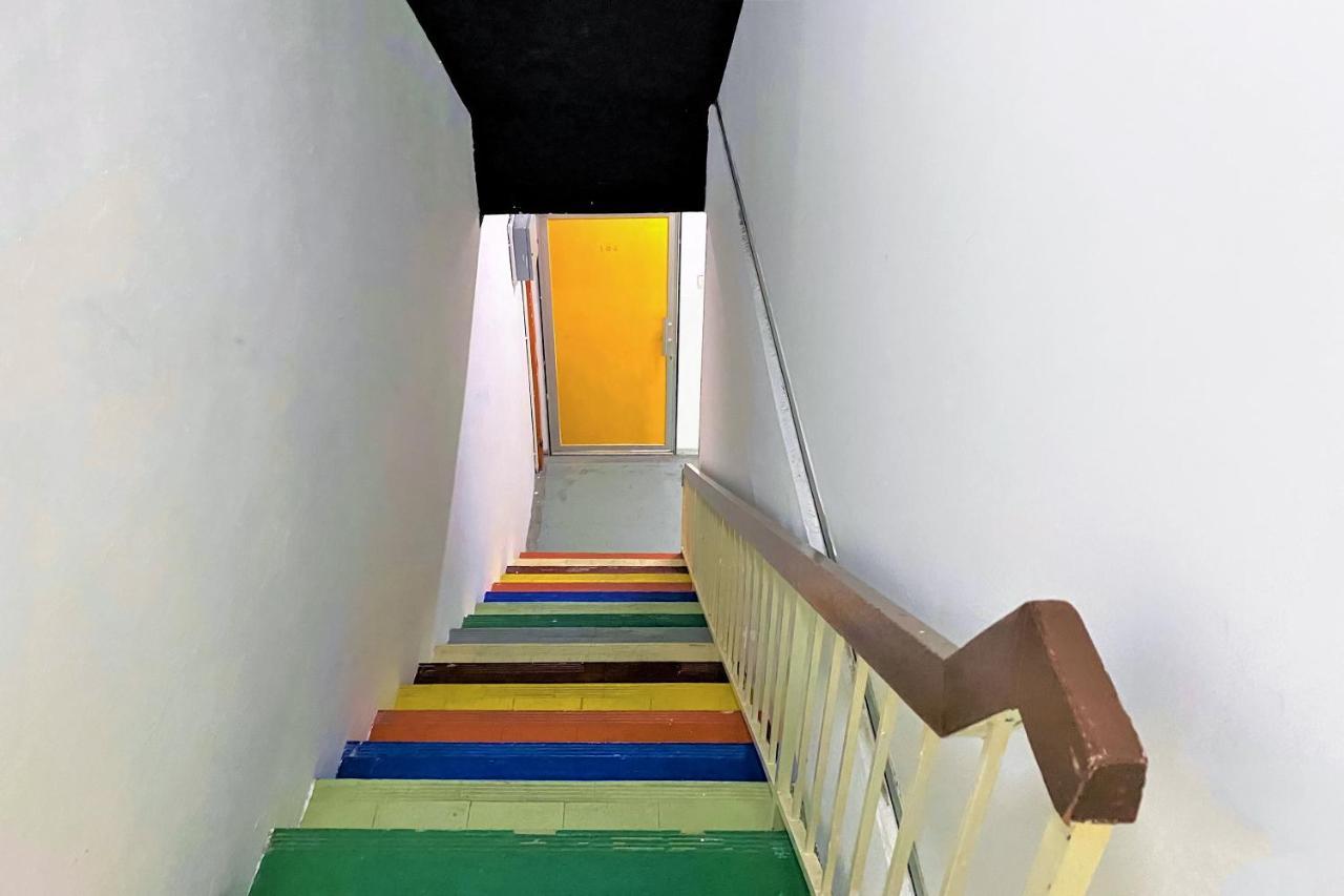 Spot On 90123 Rainbow Guest House George Town Esterno foto